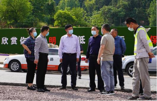 六安市公路管理處黨委書(shū)記、主任楊廣來(lái)一行蒞臨指導(dǎo)我司項(xiàng)目